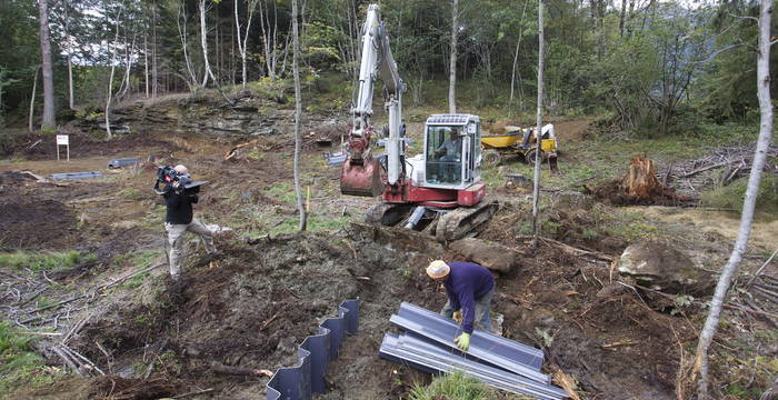 Costruzione delle dighe alla palude della Bedrina