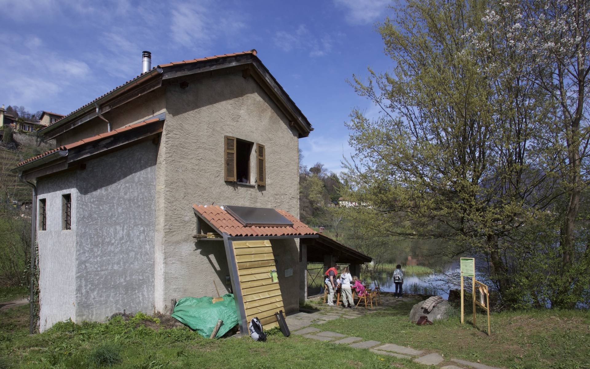 Aula sull'acqua a Muzzano © Andrea Persico